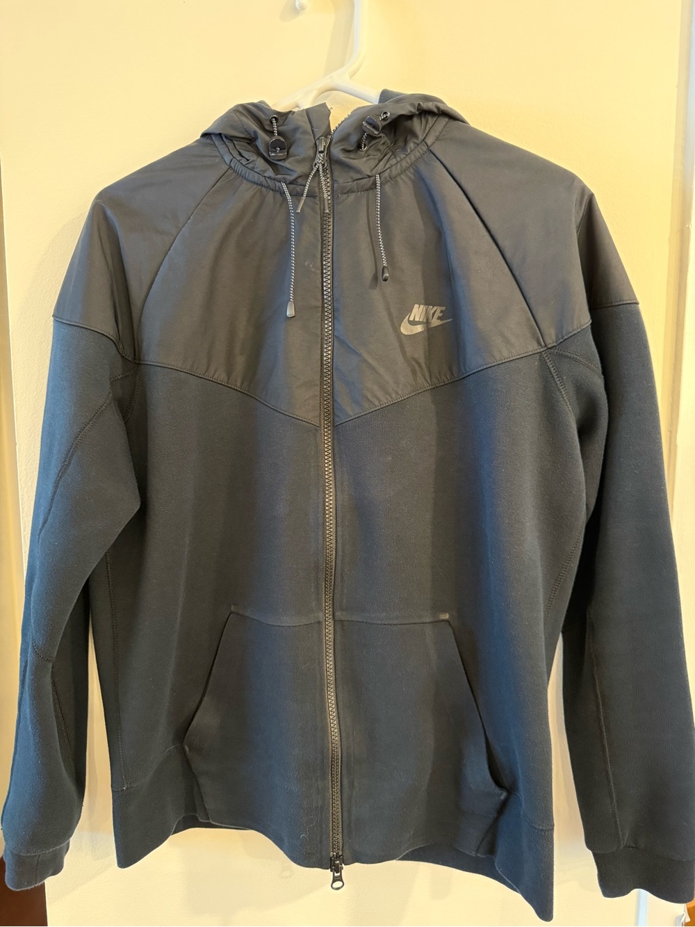 Nike Tech Fleece Windrunner Size Medium 616757-010